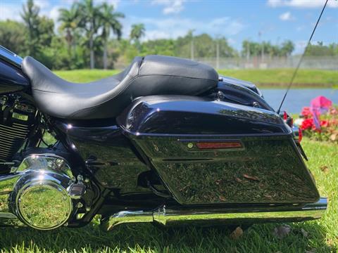 2019 Harley-Davidson Street Glide® in North Miami Beach, Florida - Photo 17