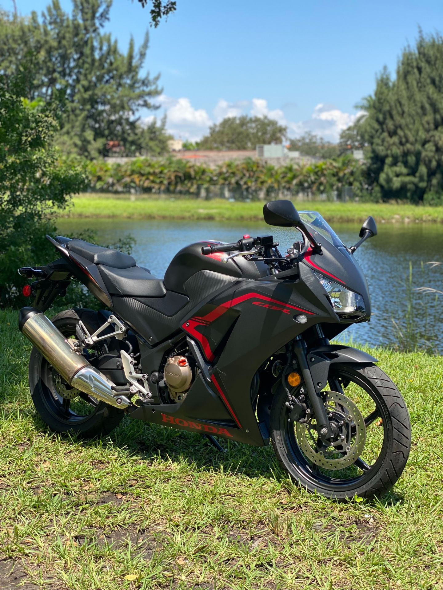 2022 Honda CBR300R in North Miami Beach, Florida - Photo 5