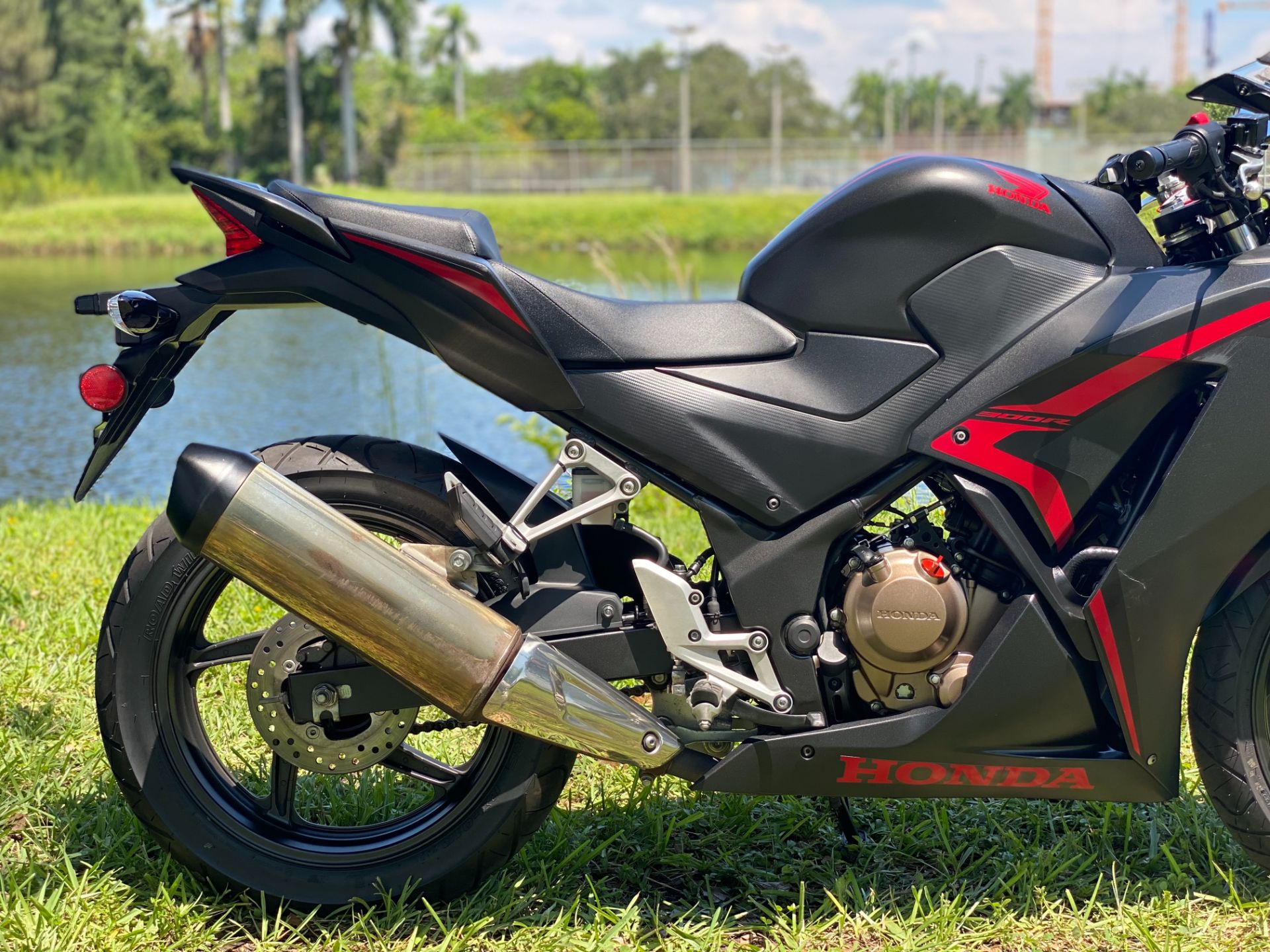 2022 Honda CBR300R in North Miami Beach, Florida - Photo 10