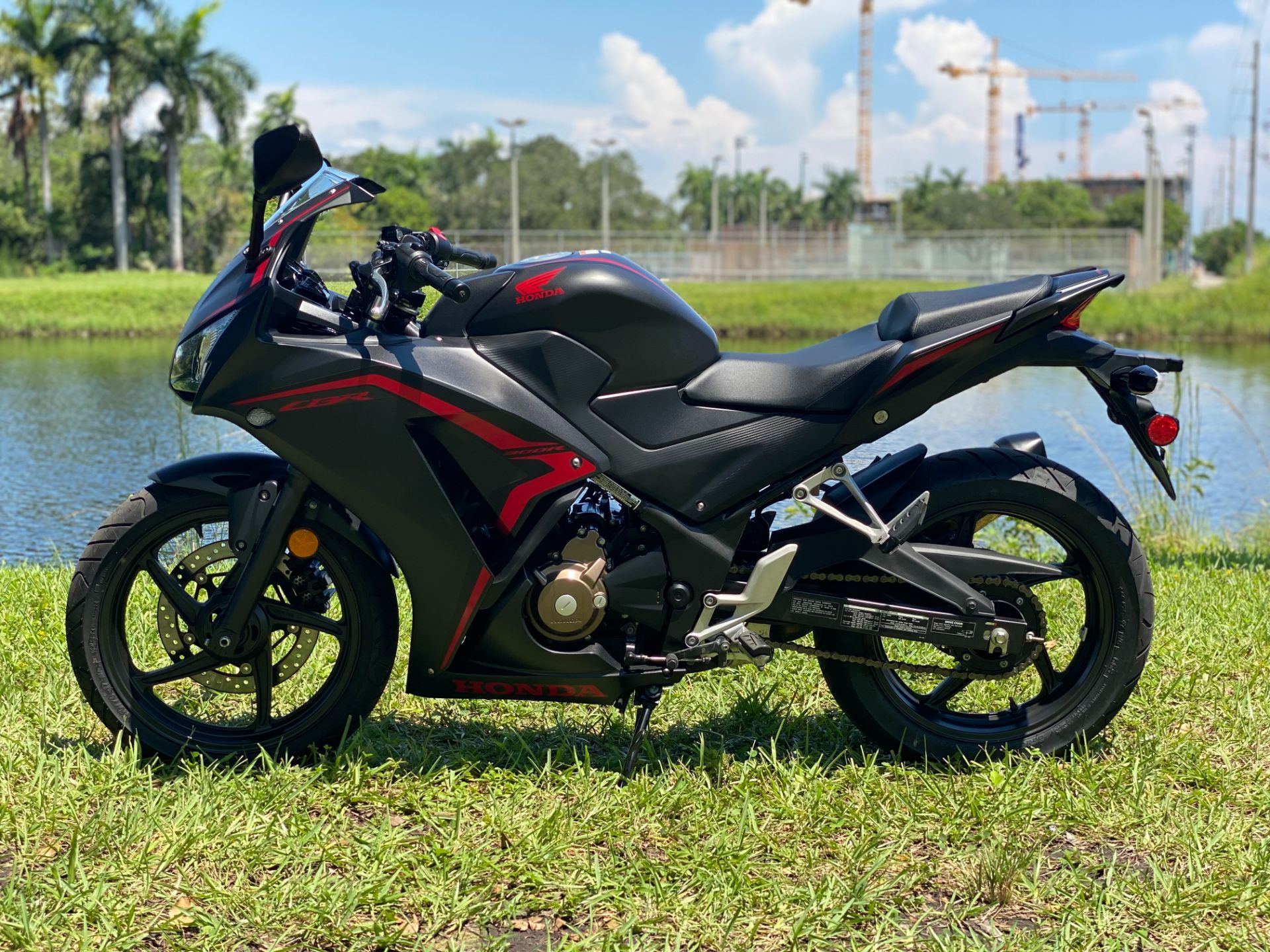 2022 Honda CBR300R in North Miami Beach, Florida - Photo 18