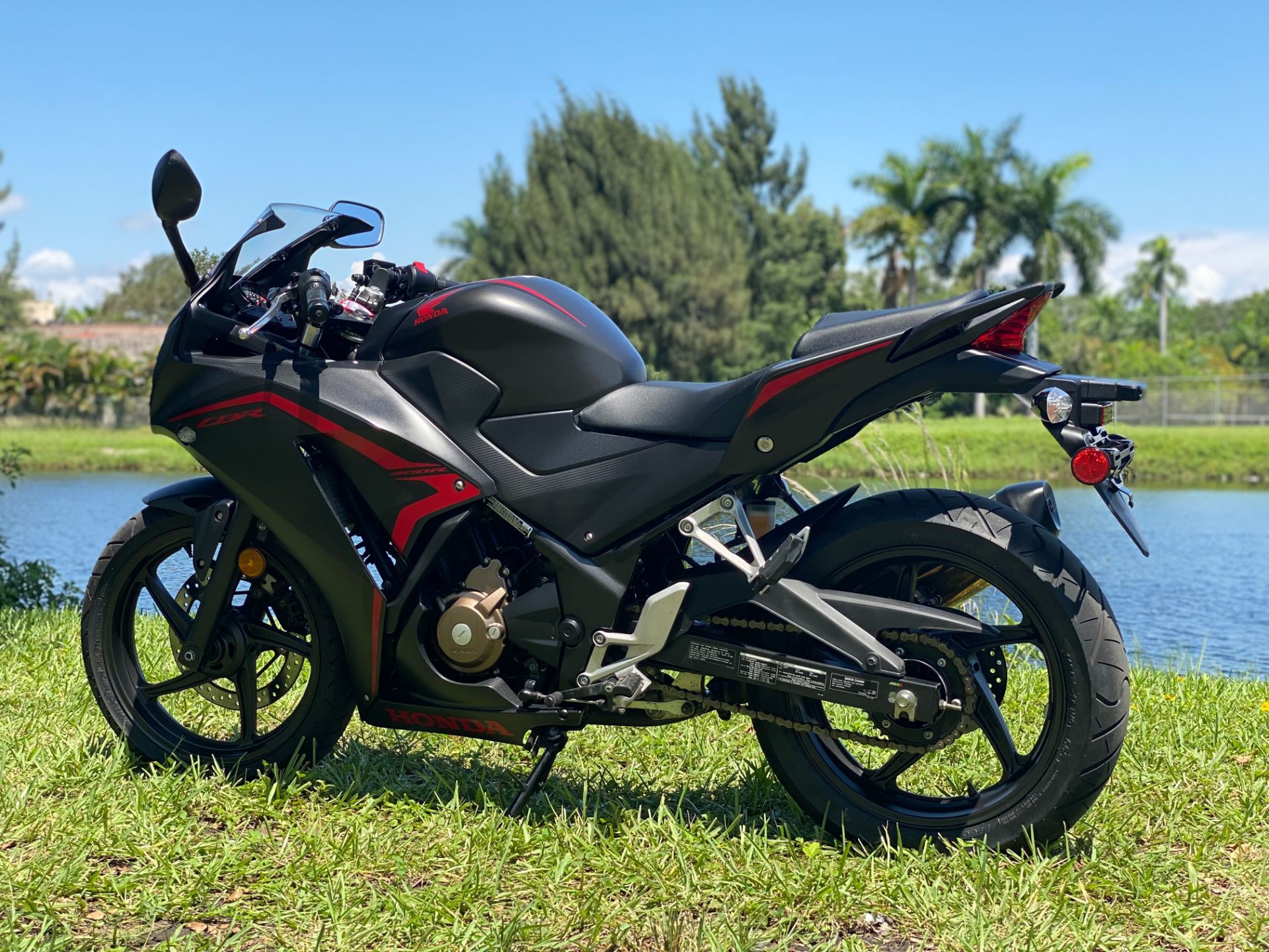 2022 Honda CBR300R in North Miami Beach, Florida - Photo 19