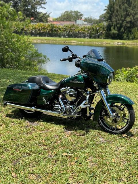 2015 Harley-Davidson Street Glide® Special in North Miami Beach, Florida - Photo 2