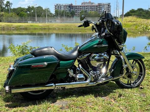 2015 Harley-Davidson Street Glide® Special in North Miami Beach, Florida - Photo 4