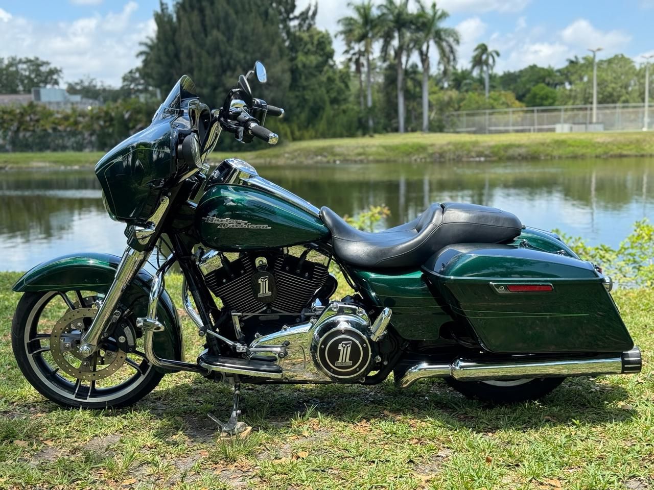 2015 Harley-Davidson Street Glide® Special in North Miami Beach, Florida - Photo 15