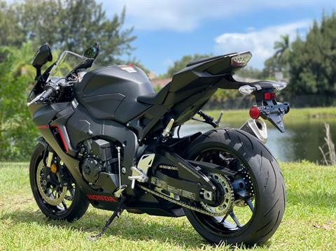 2017 Honda CBR1000RR ABS in North Miami Beach, Florida - Photo 20