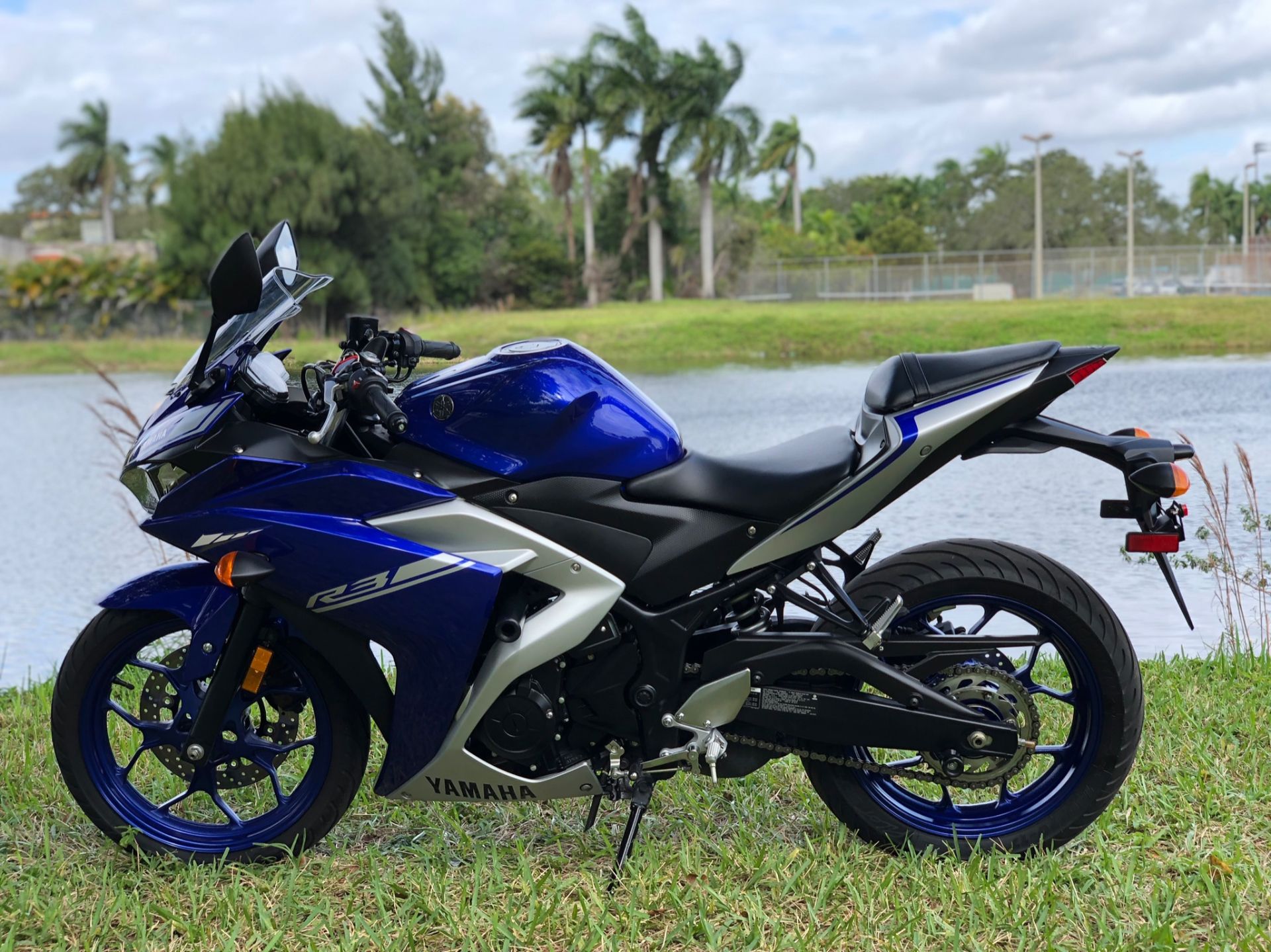 2017 Yamaha YZF-R3 in North Miami Beach, Florida - Photo 14