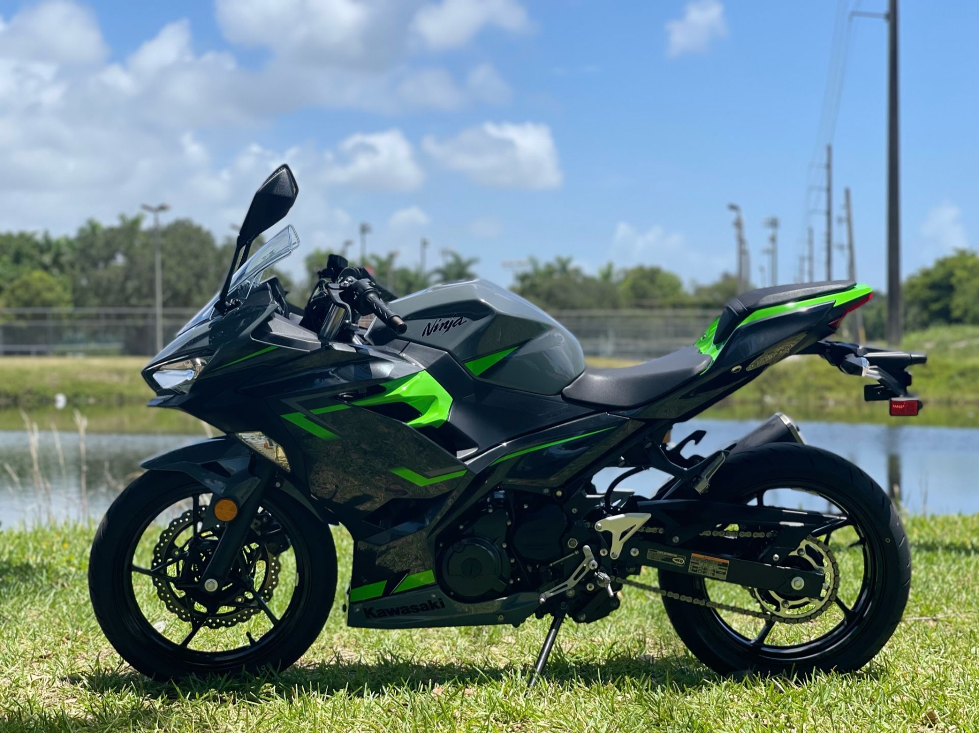 2019 Kawasaki Ninja 400 ABS in North Miami Beach, Florida - Photo 18