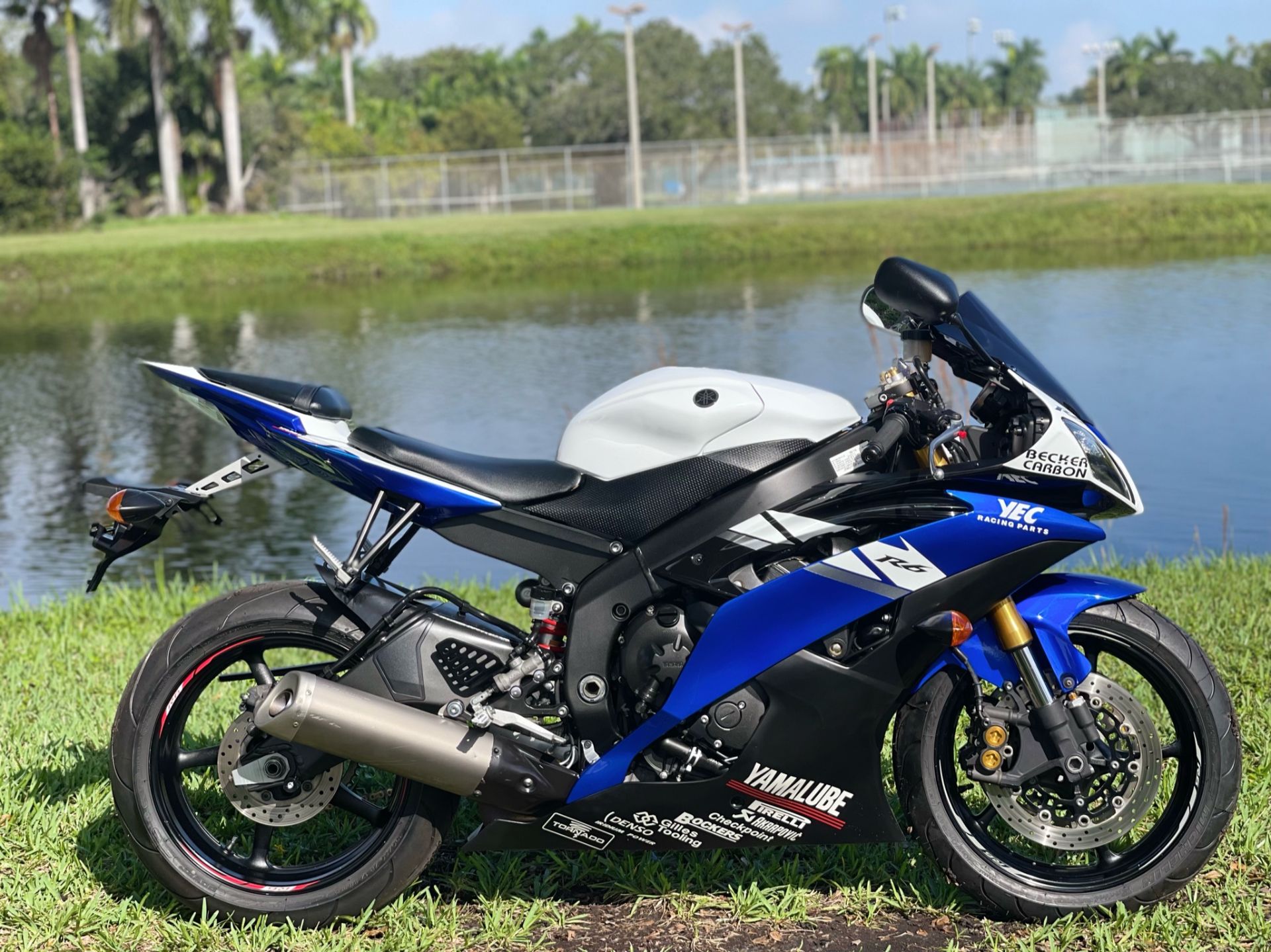 2015 Yamaha YZF-R6 in North Miami Beach, Florida - Photo 3