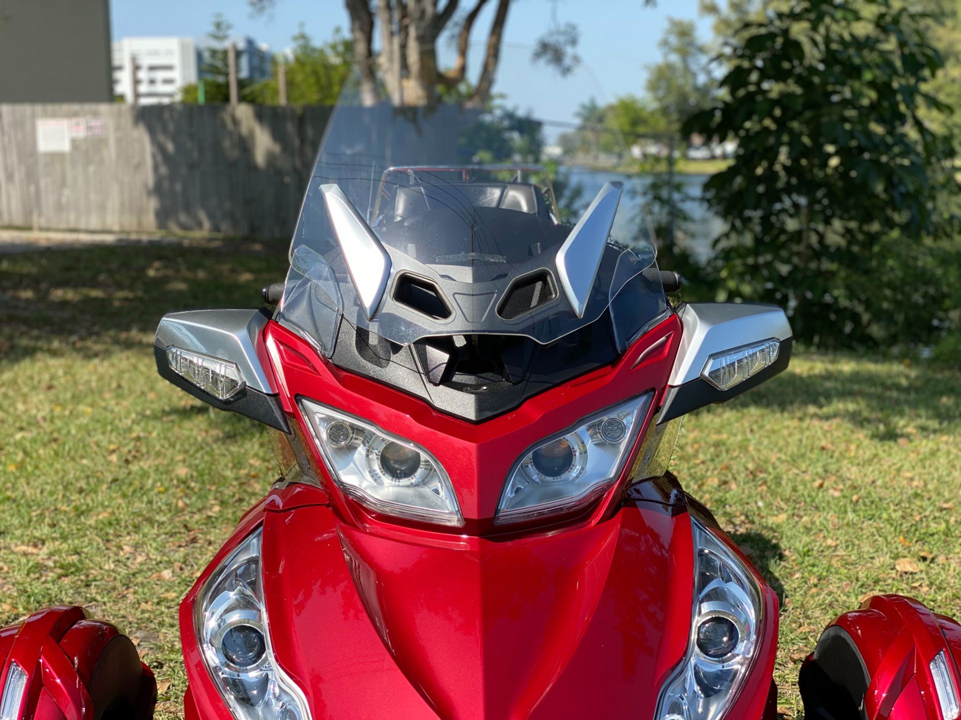 2016 Can-Am Spyder RT-S SE6 in North Miami Beach, Florida - Photo 8