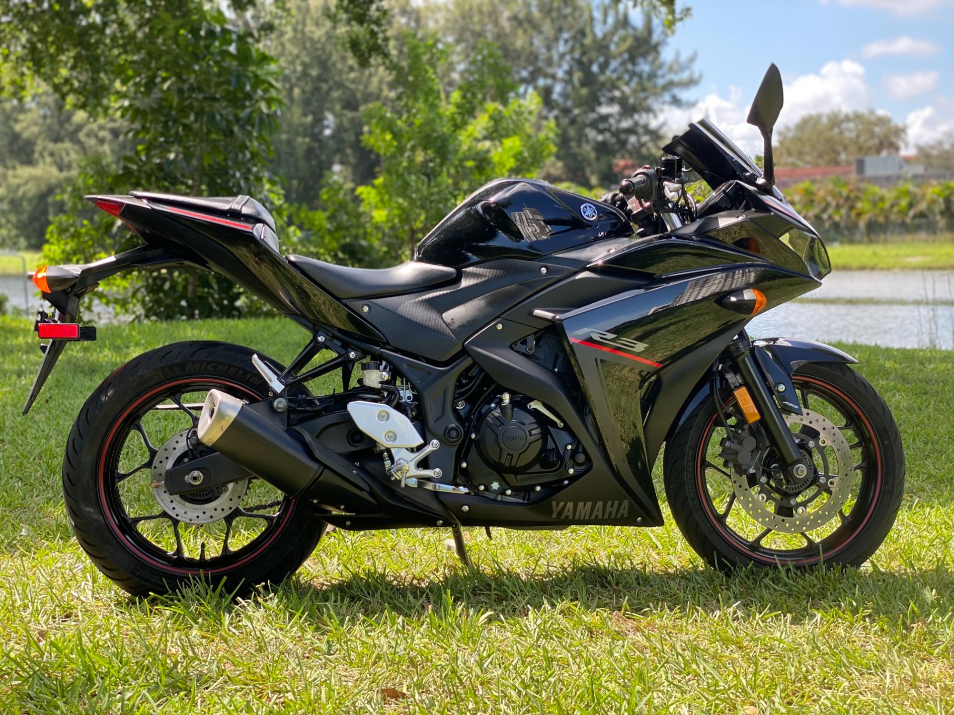 2018 Yamaha YZF-R3 ABS in North Miami Beach, Florida - Photo 4