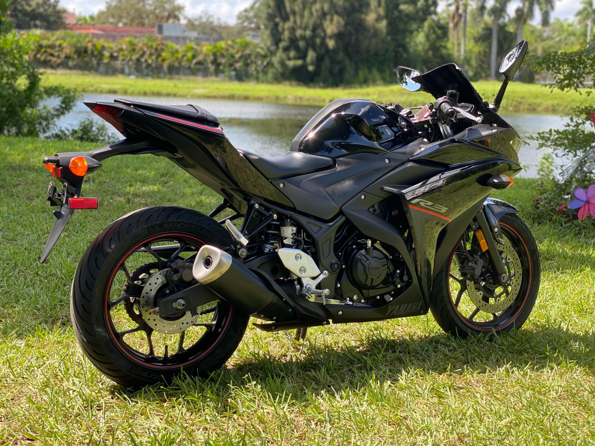 2018 Yamaha YZF-R3 ABS in North Miami Beach, Florida - Photo 5