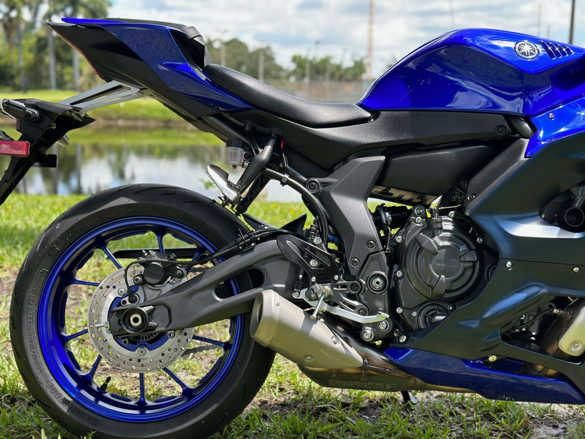 2022 Yamaha YZF-R7 in North Miami Beach, Florida - Photo 5