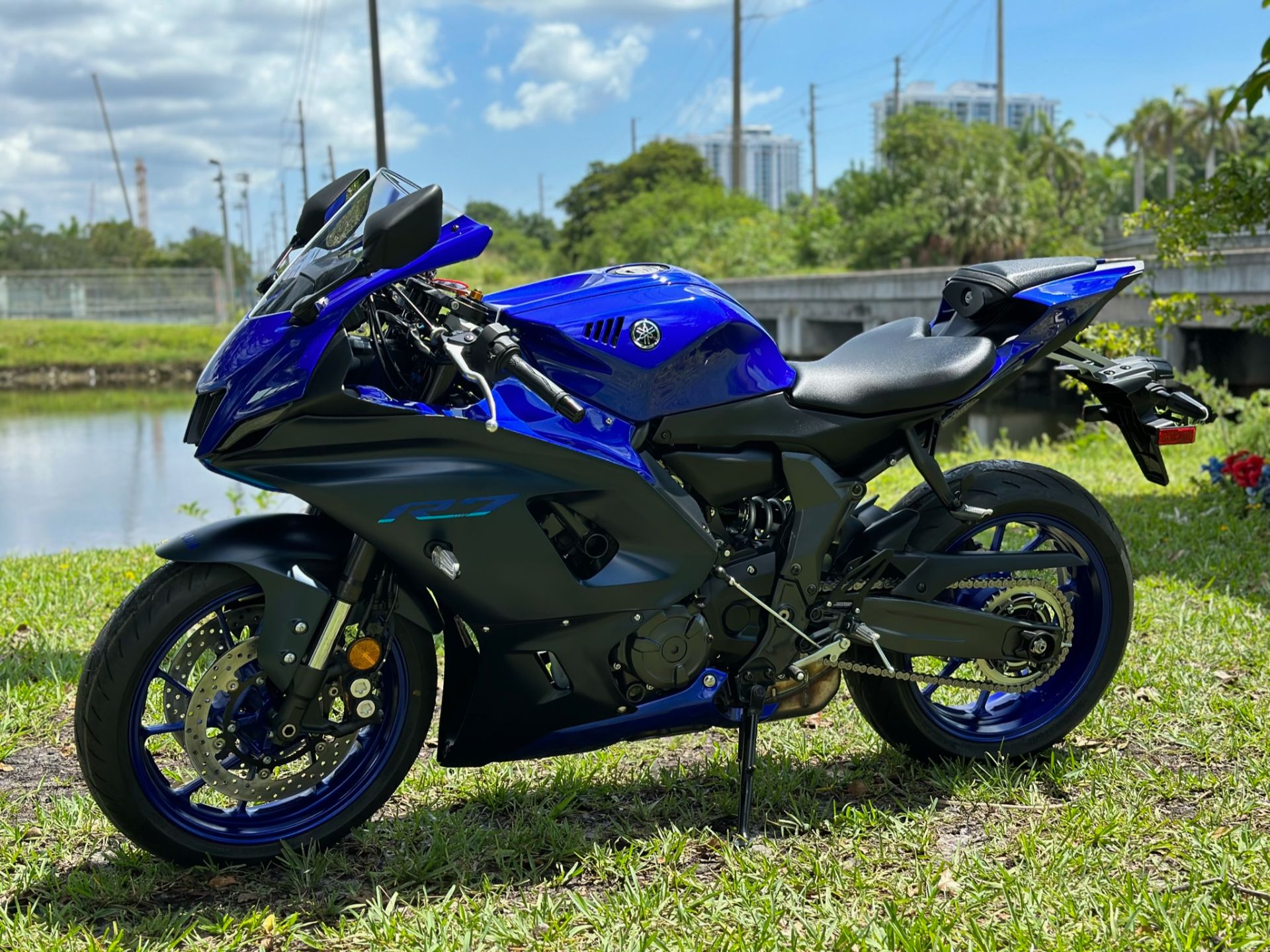 2022 Yamaha YZF-R7 in North Miami Beach, Florida - Photo 15
