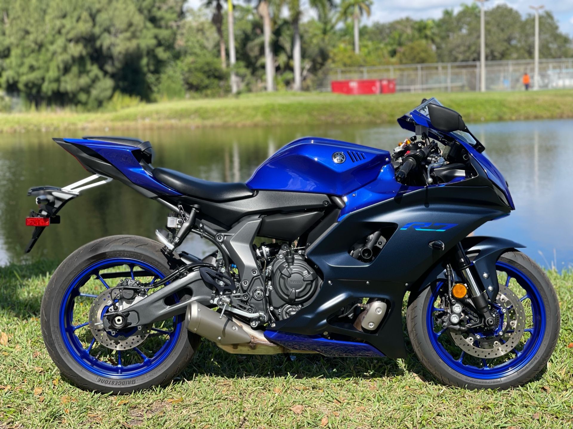 2022 Yamaha YZF-R7 in North Miami Beach, Florida - Photo 3