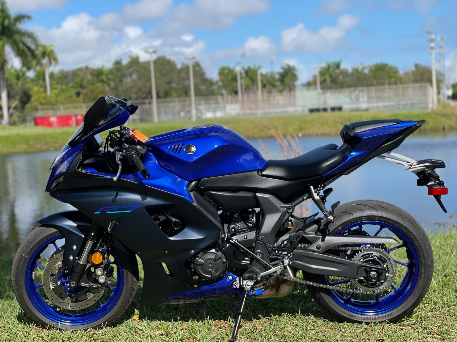2022 Yamaha YZF-R7 in North Miami Beach, Florida - Photo 17