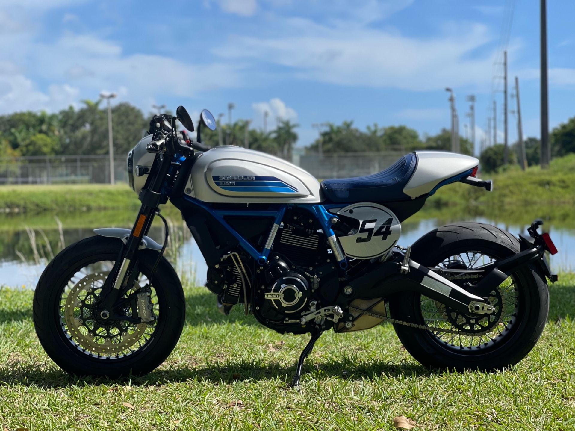 2020 Ducati Scrambler Cafe Racer in North Miami Beach, Florida - Photo 15