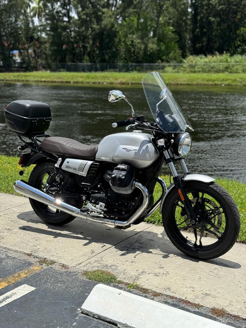 2019 Moto Guzzi V7 III Special in North Miami Beach, Florida - Photo 2