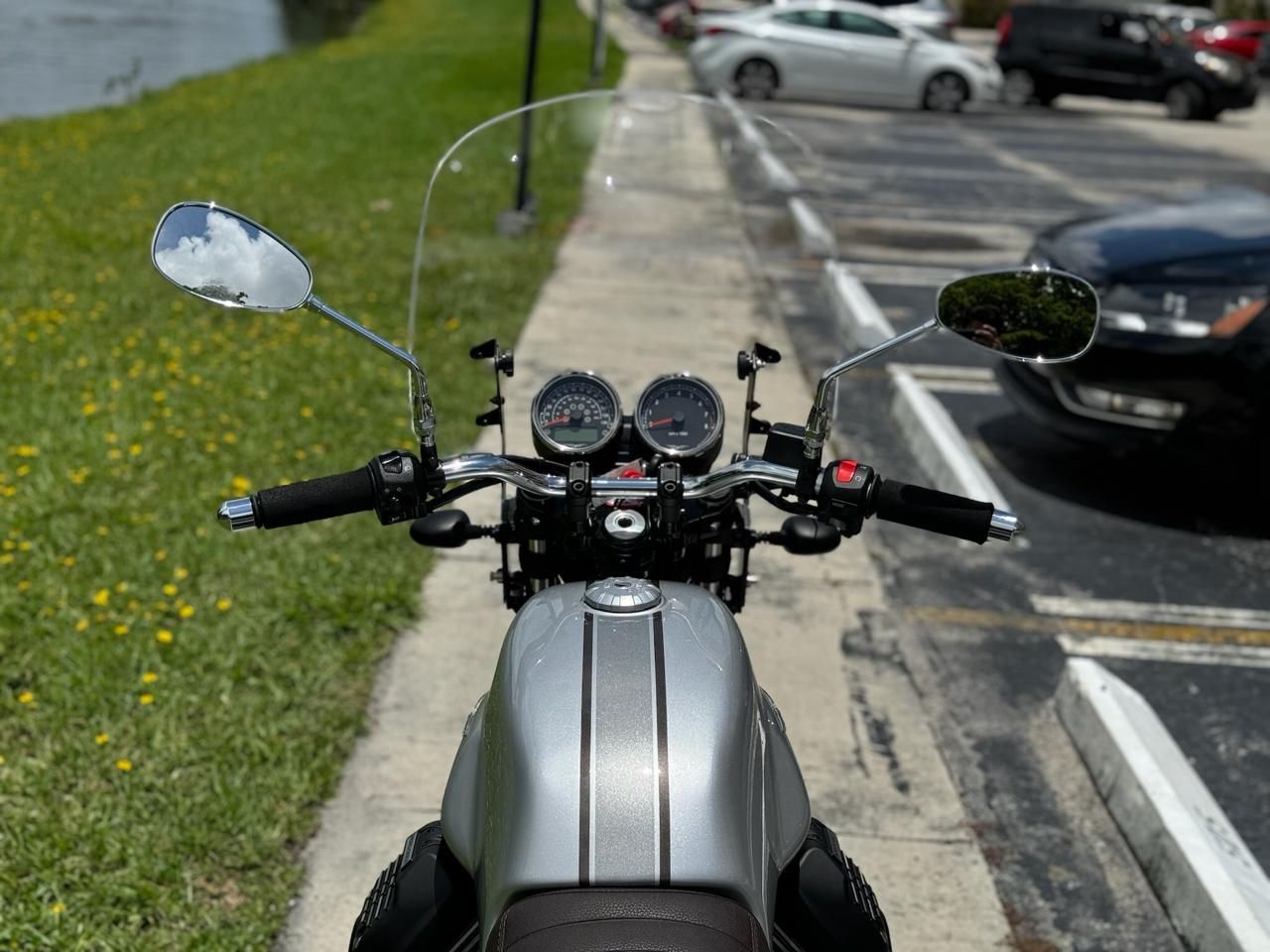 2019 Moto Guzzi V7 III Special in North Miami Beach, Florida - Photo 11