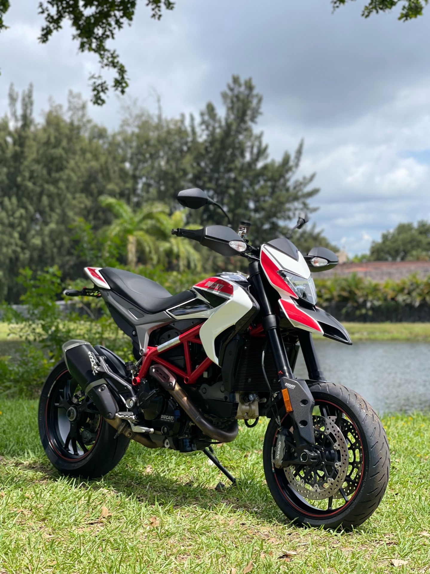 2014 Ducati Hypermotard SP in North Miami Beach, Florida - Photo 2