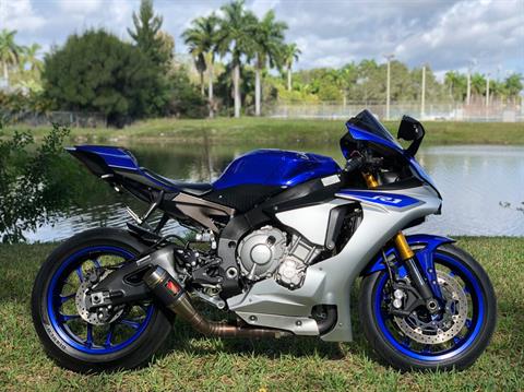2015 Yamaha YZF-R1 in North Miami Beach, Florida - Photo 3