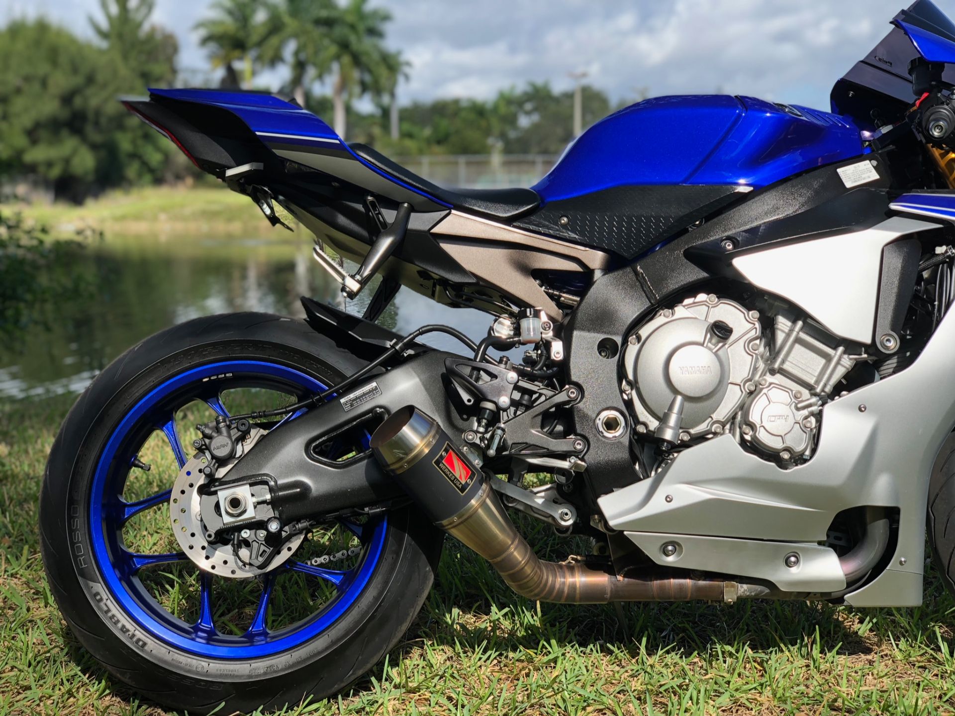 2015 Yamaha YZF-R1 in North Miami Beach, Florida - Photo 5