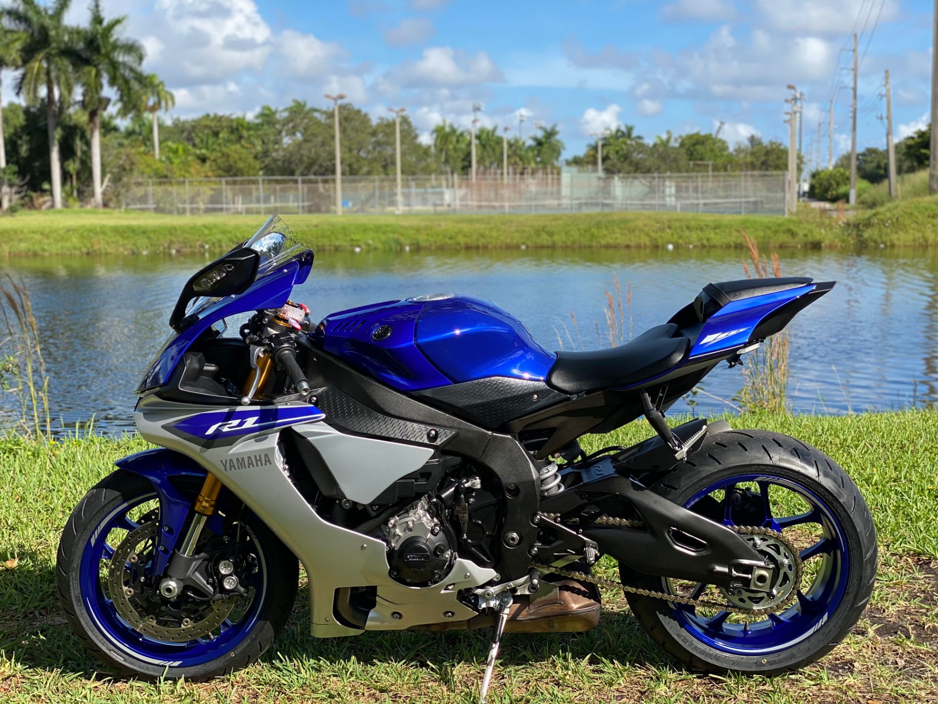 2015 Yamaha YZF-R1 in North Miami Beach, Florida - Photo 19