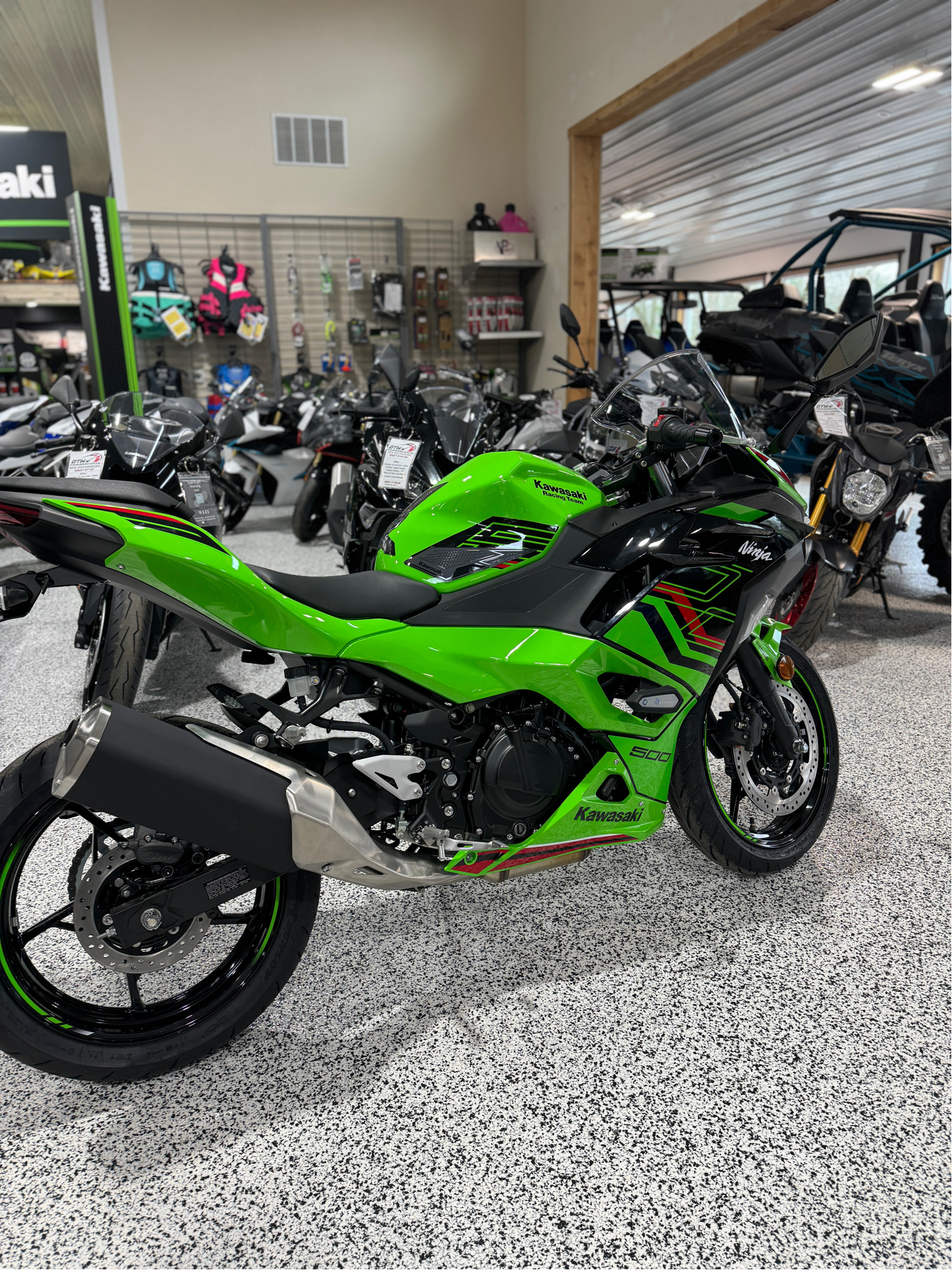 2024 Kawasaki Ninja 500 KRT Edition SE ABS in Newfield, New Jersey - Photo 5