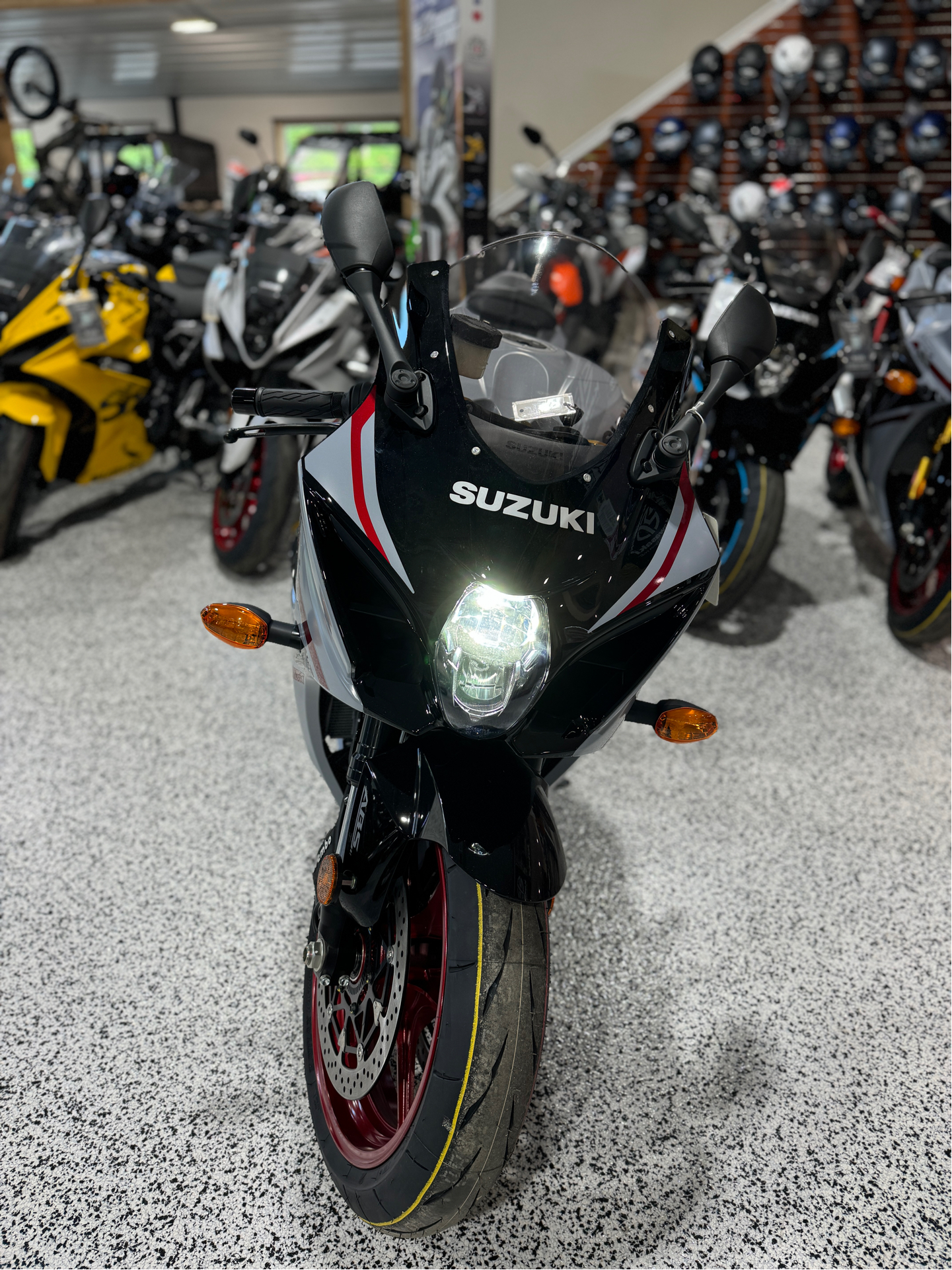 2024 Suzuki GSX-R1000 in Newfield, New Jersey - Photo 2