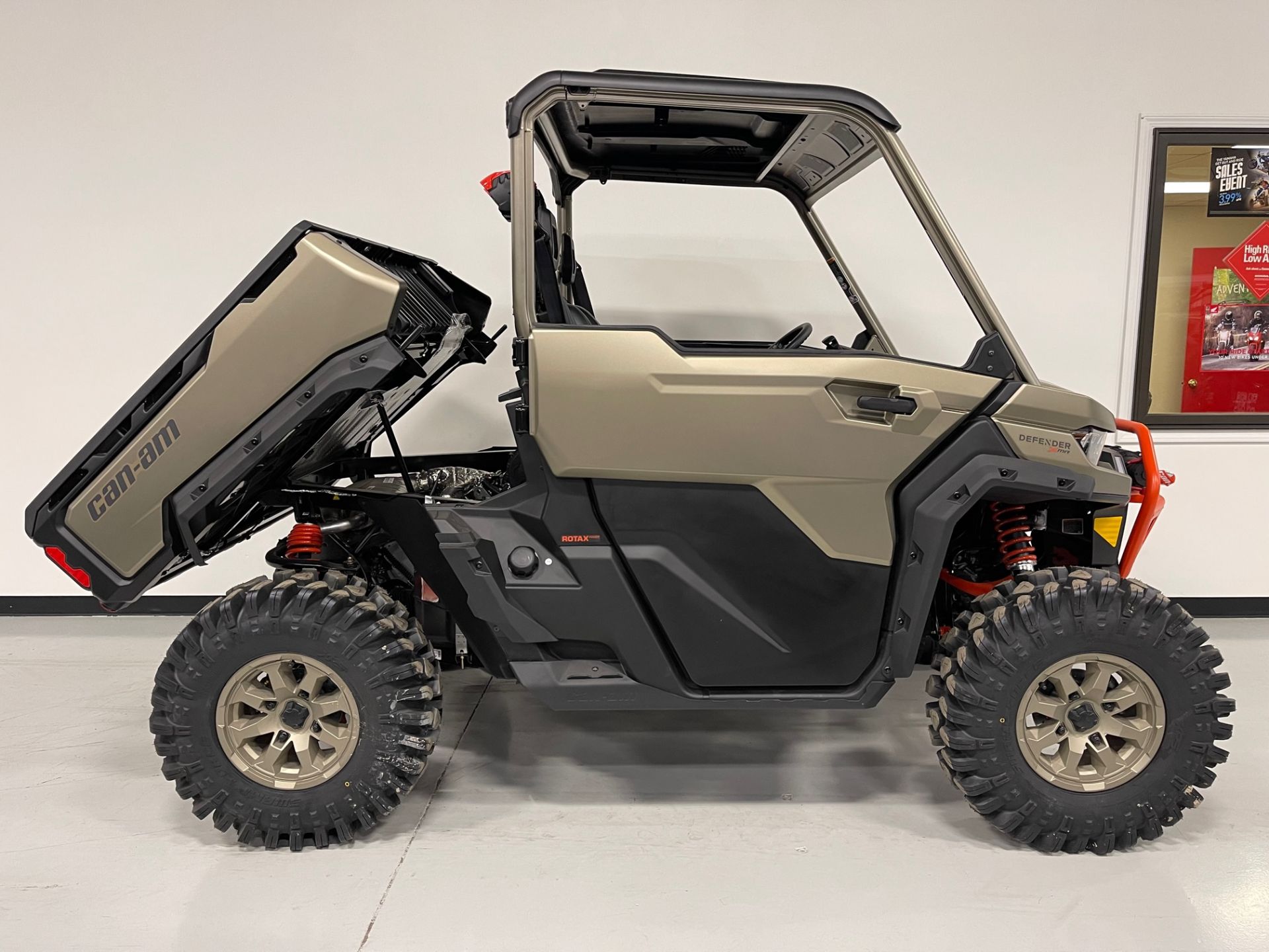 2023 Can-Am Defender X MR With Half Doors HD10 in Brilliant, Ohio - Photo 2