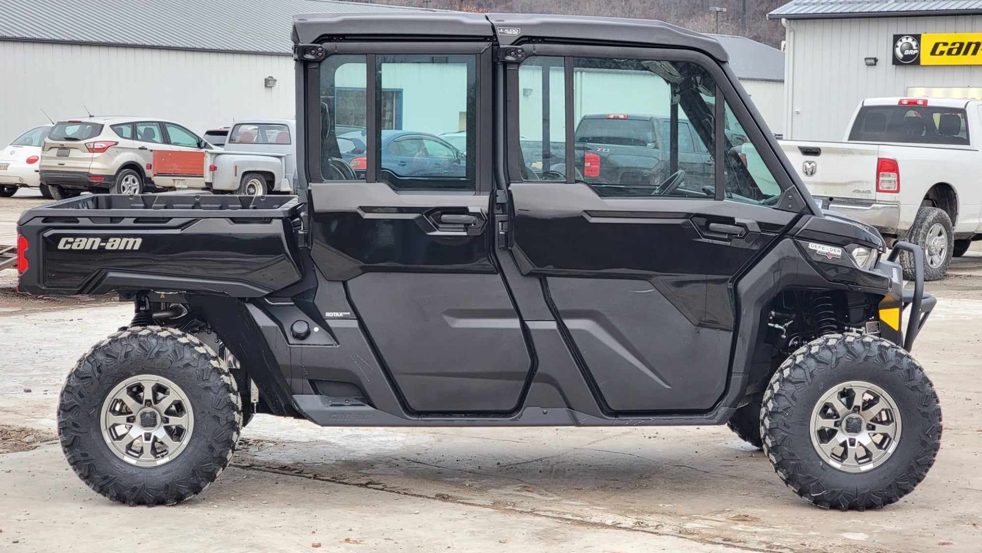 2024 Can-Am Defender MAX Lone Star CAB in Brilliant, Ohio - Photo 2