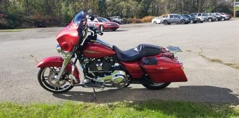 2018 Harley-Davidson Street Glide® in Brilliant, Ohio - Photo 6