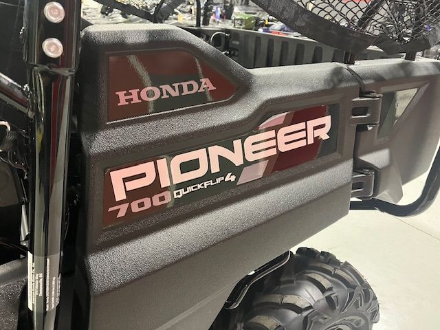 2025 Honda Pioneer 700-4 Deluxe in Brilliant, Ohio - Photo 3