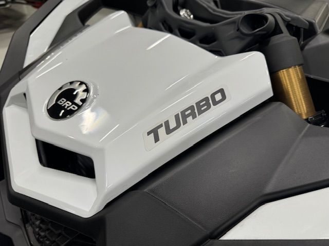 2024 Can-Am Maverick X3 RS Turbo in Brilliant, Ohio - Photo 2