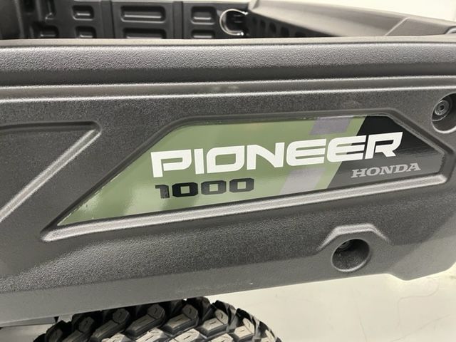 2022 Honda Pioneer 1000 in Brilliant, Ohio - Photo 10