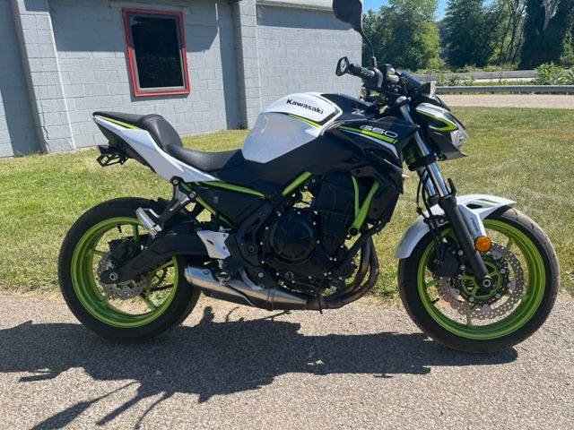 2021 Kawasaki Z650 ABS in Brilliant, Ohio - Photo 2