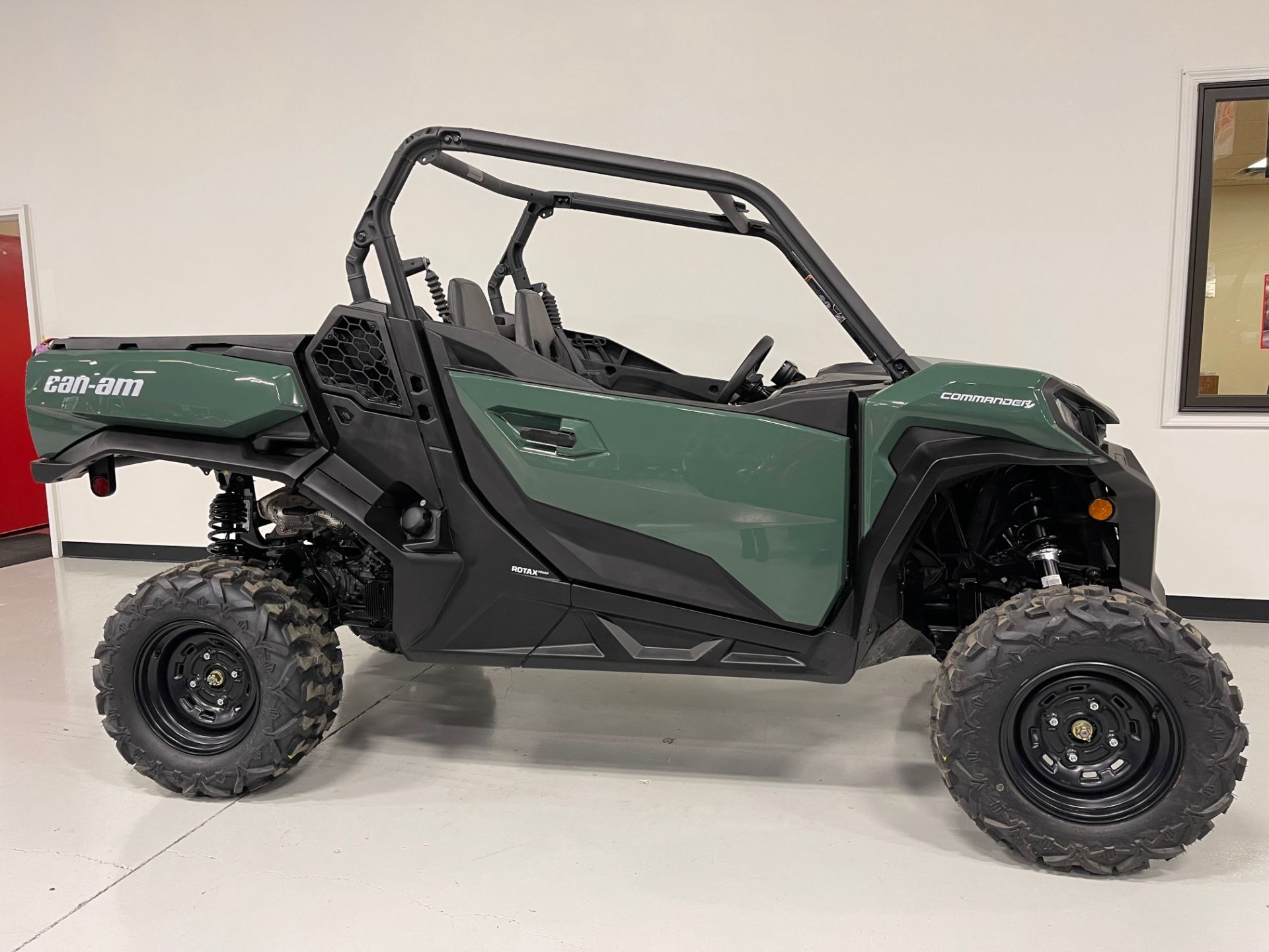 2025 Can-Am Commander DPS 700 in Brilliant, Ohio - Photo 11