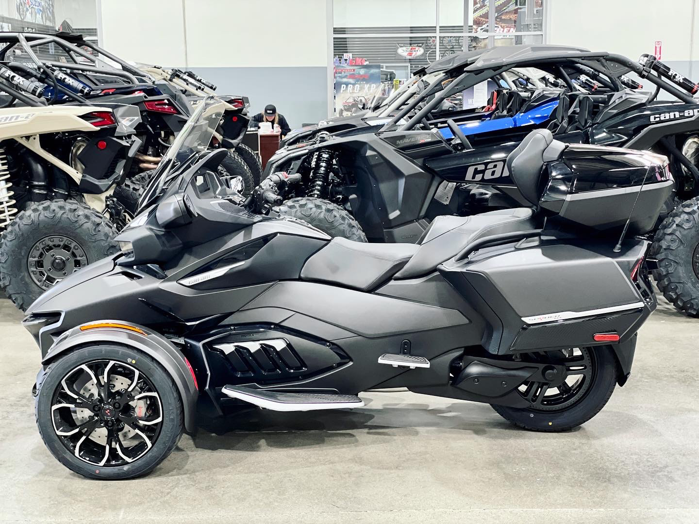 2023 Can-Am Spyder RT Limited in Corona, California - Photo 2