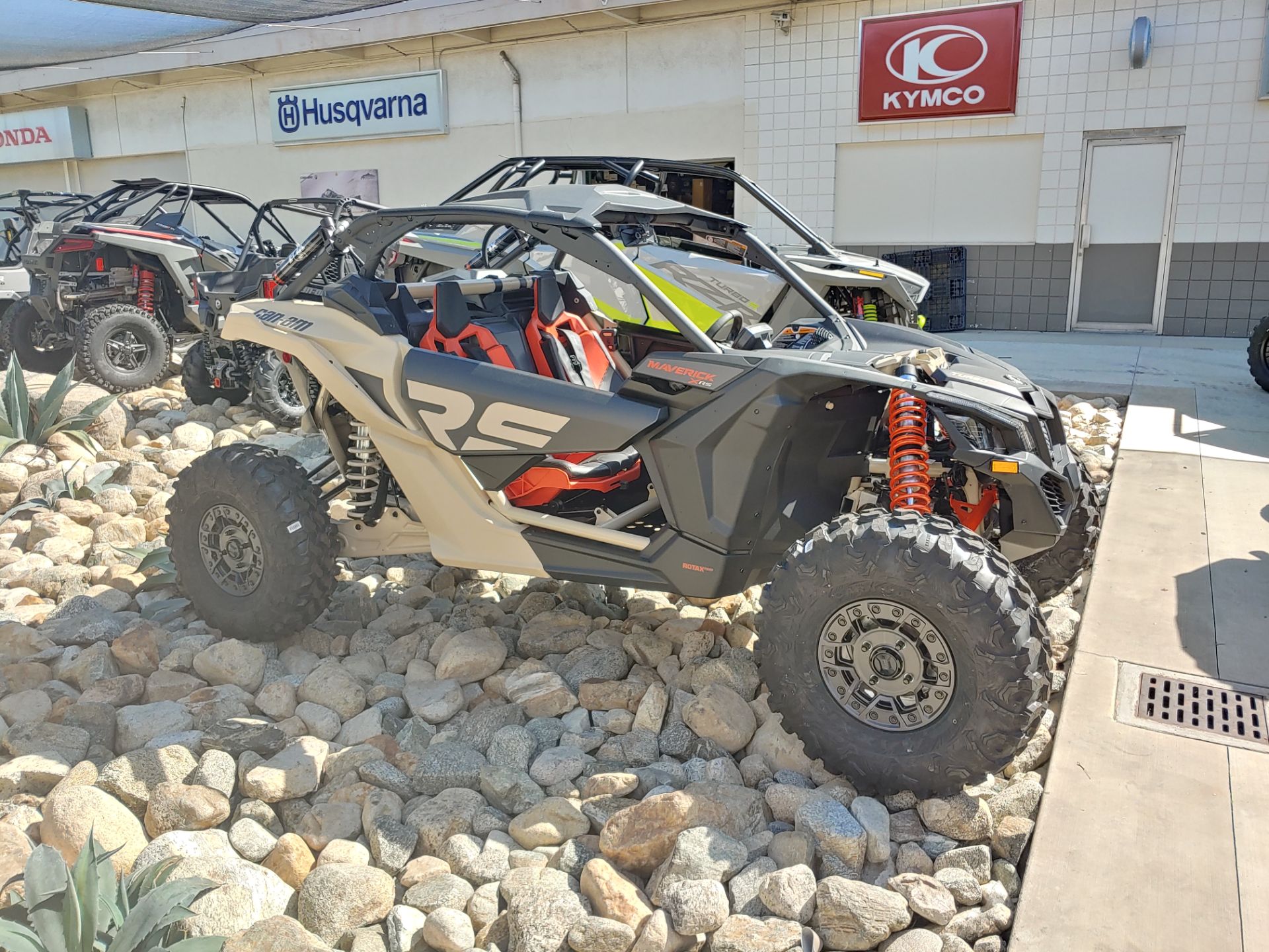 2023 Can-Am Maverick X3 X RS Turbo RR with Smart-Shox 72 in Ontario, California - Photo 2