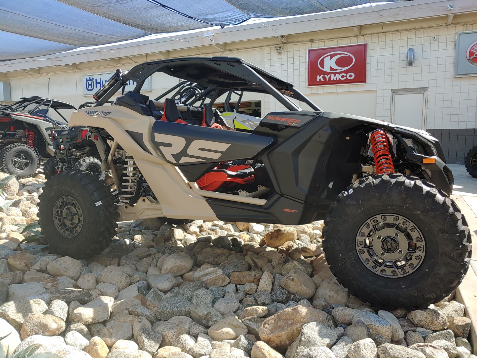 2023 Can-Am Maverick X3 X RS Turbo RR with Smart-Shox 72 in Ontario, California - Photo 4