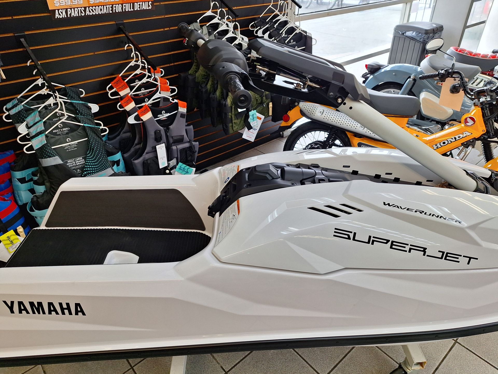 2024 Yamaha SuperJet in Ontario, California - Photo 8