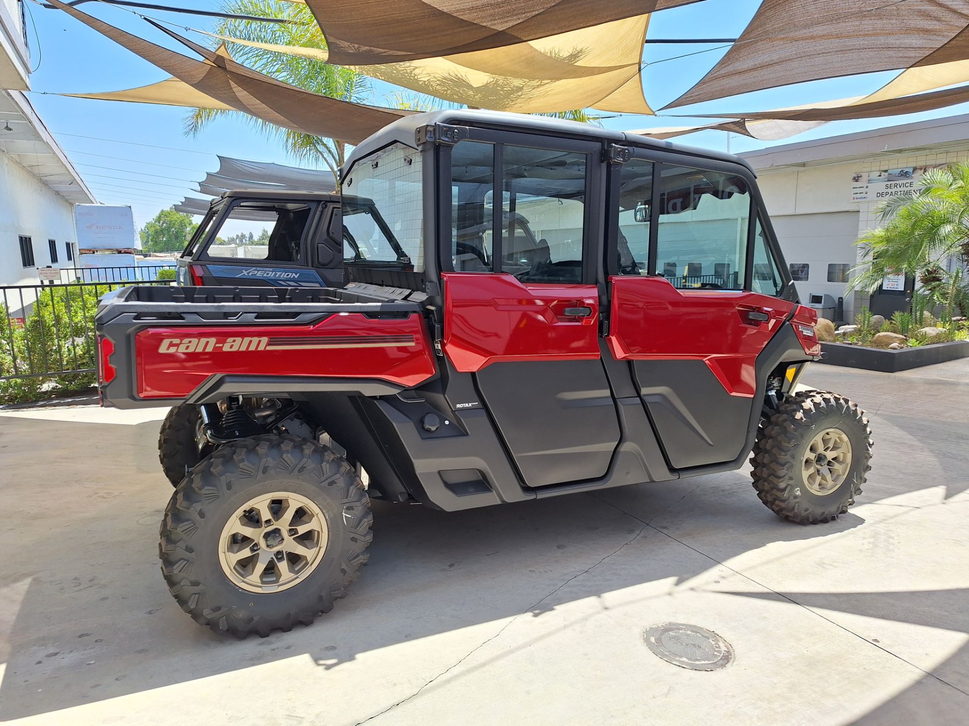 2024 Can-Am Defender MAX Limited in Ontario, California - Photo 11