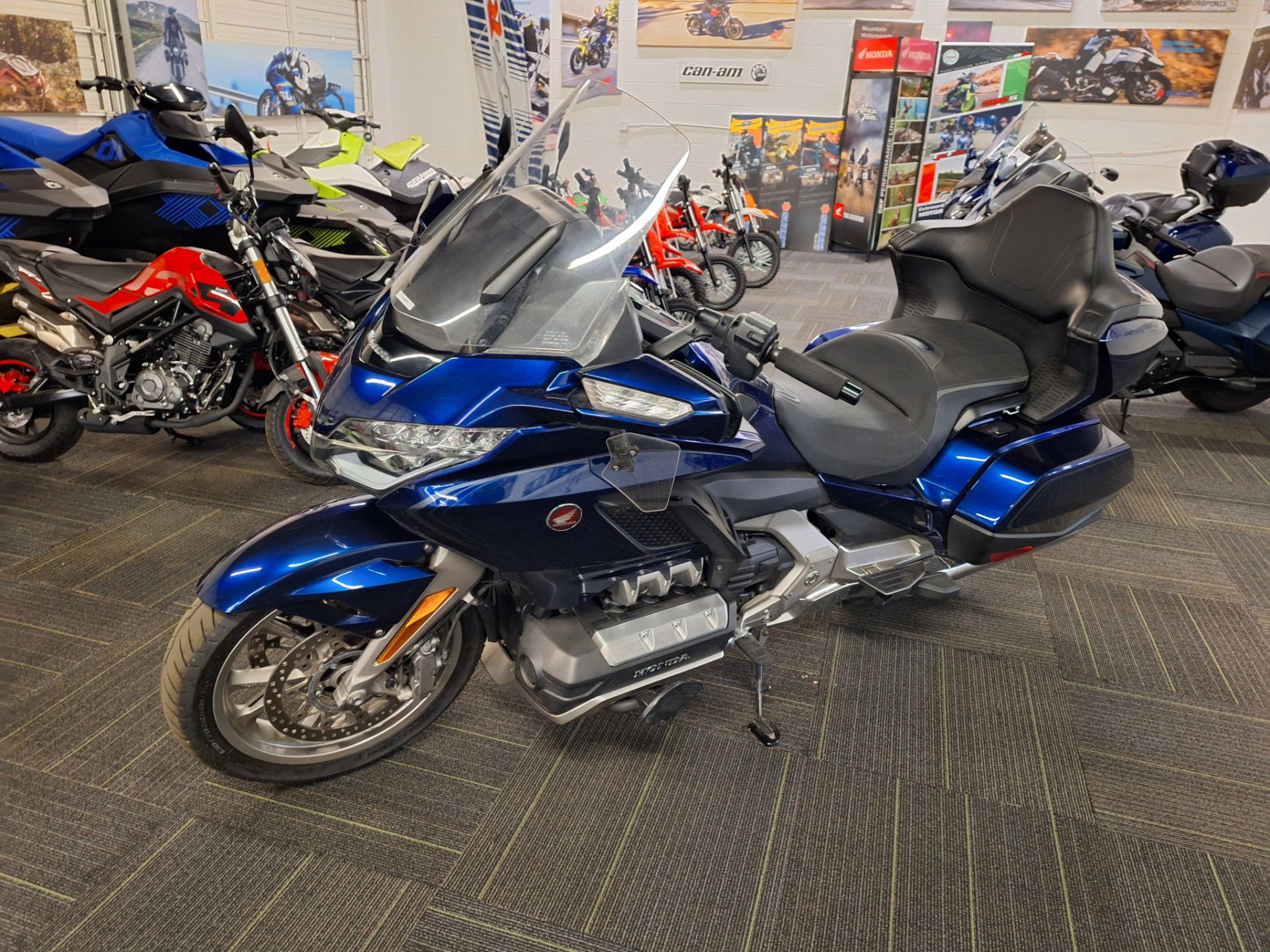 2018 Honda Gold Wing Tour Automatic DCT in Ontario, California - Photo 17
