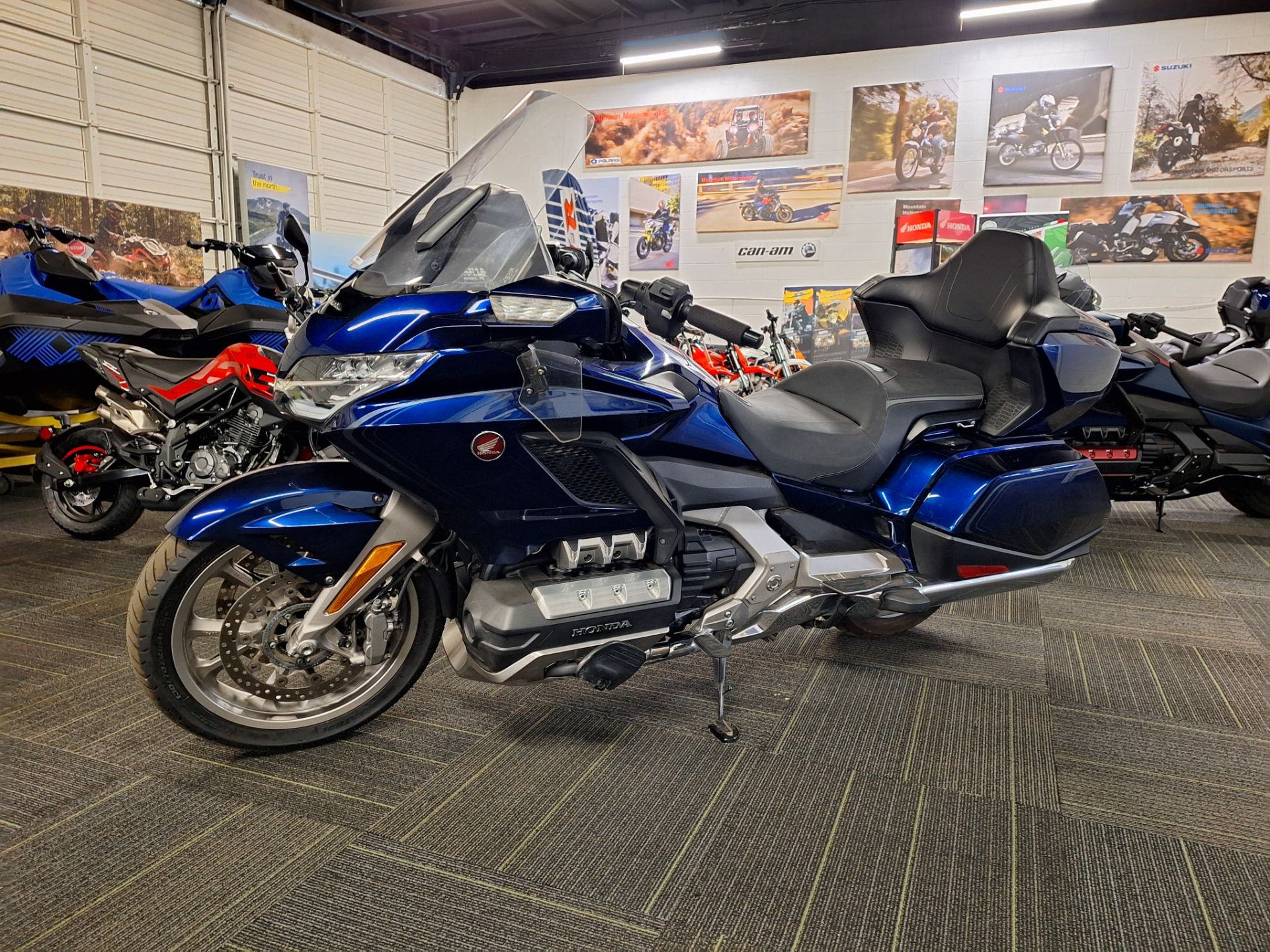 2018 Honda Gold Wing Tour Automatic DCT in Ontario, California - Photo 18