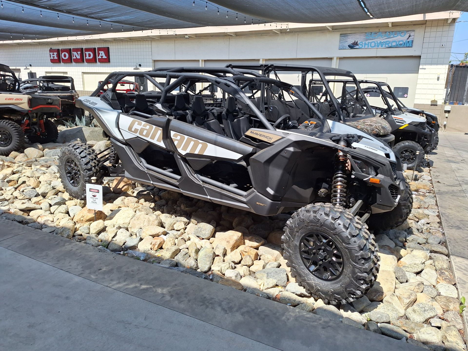 2024 Can-Am Maverick X3 MAX RS Turbo in Ontario, California - Photo 2