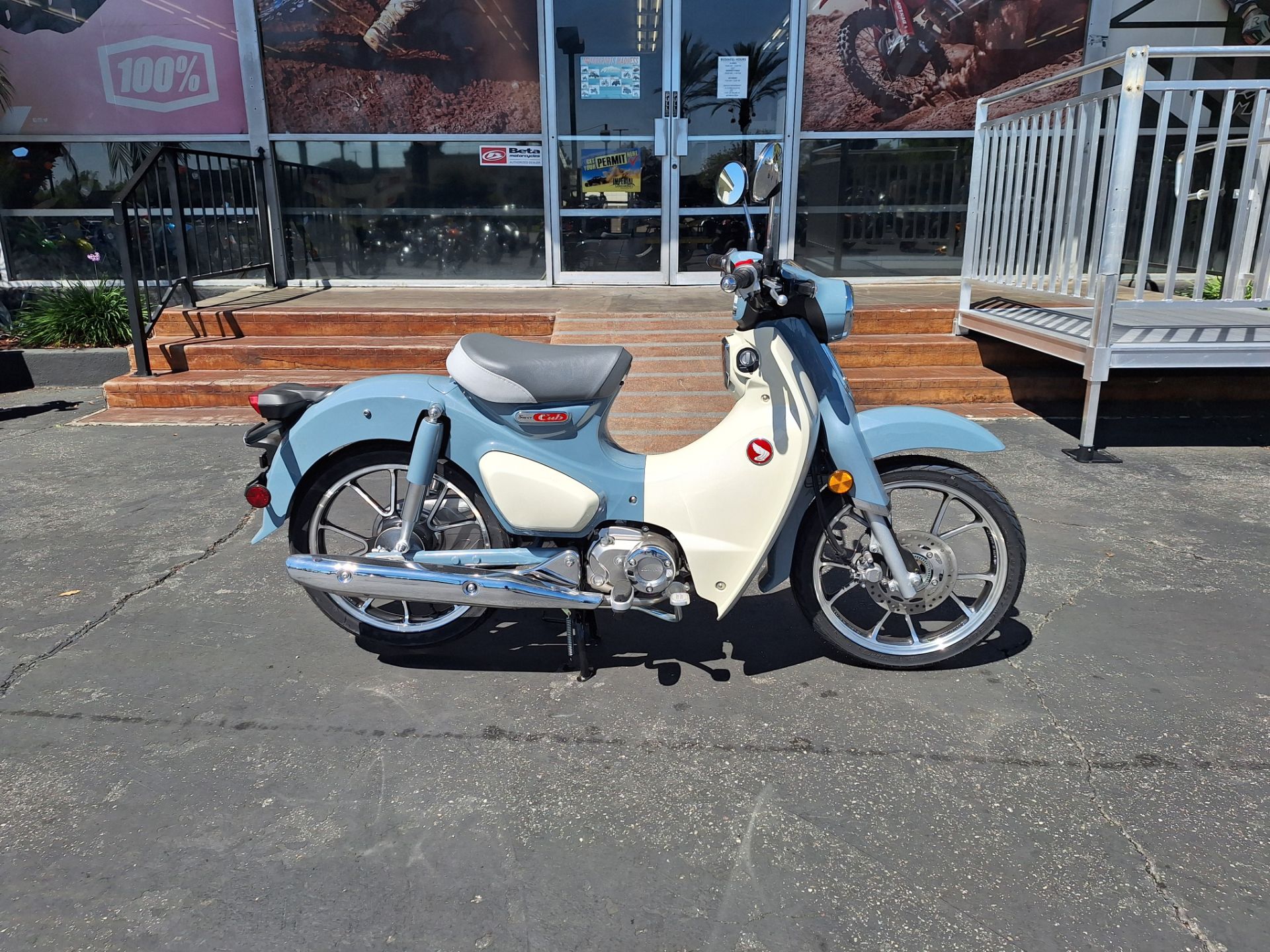 2024 Honda Super Cub C125 ABS in Ontario, California - Photo 2