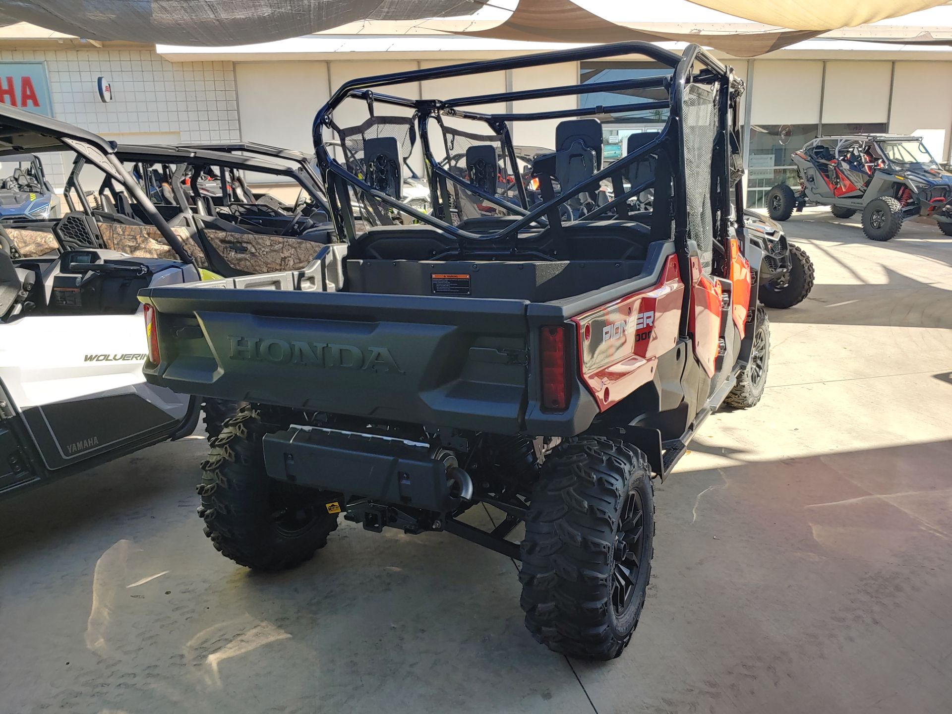 2023 Honda Pioneer 1000-6 Deluxe Crew in Ontario, California - Photo 15