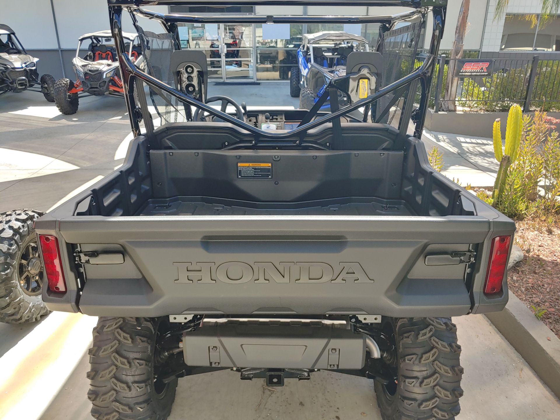 2022 Honda Pioneer 1000 Deluxe in Ontario, California - Photo 9