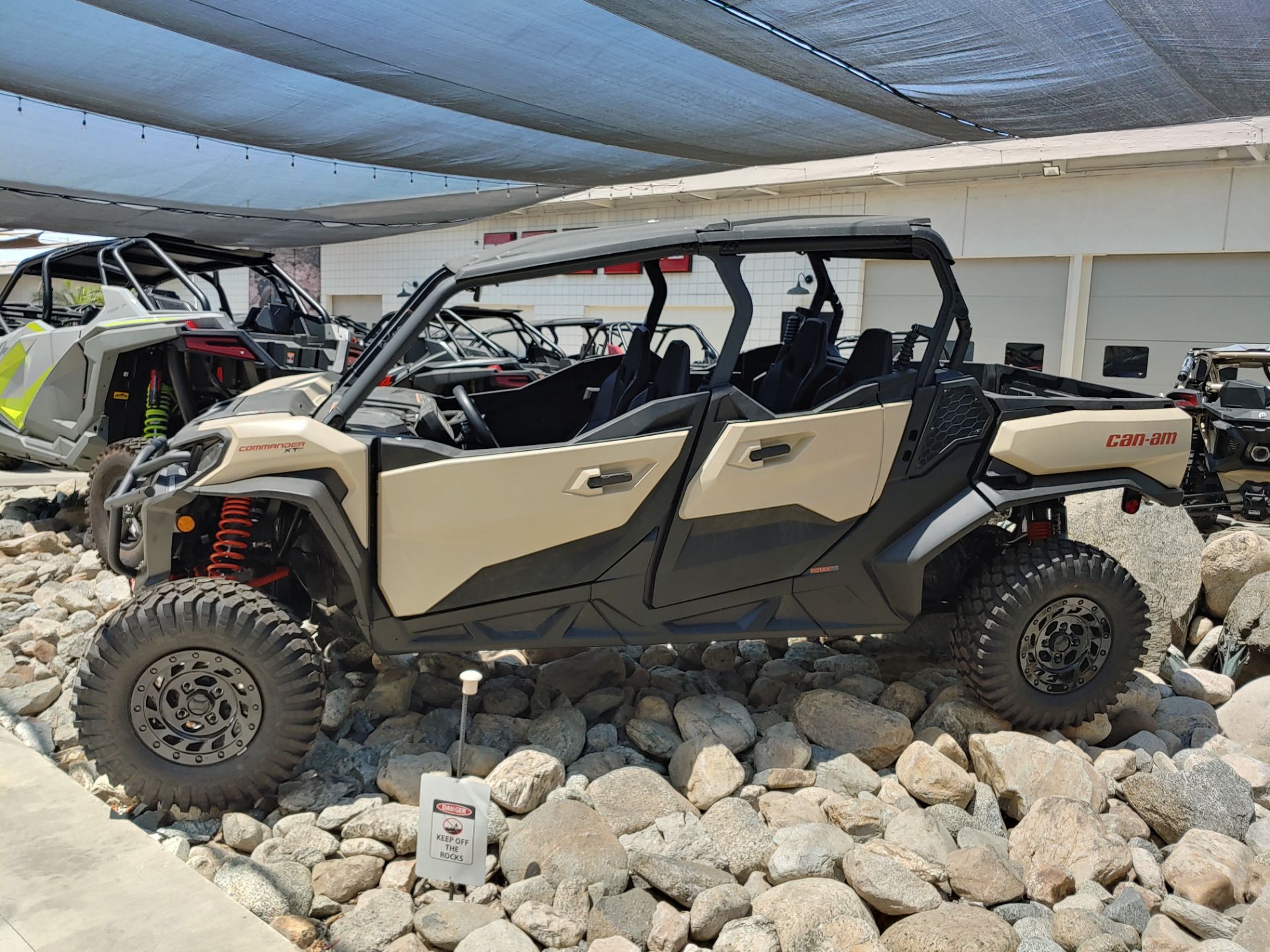 2023 Can-Am Commander MAX XT-P 1000R in Ontario, California - Photo 5