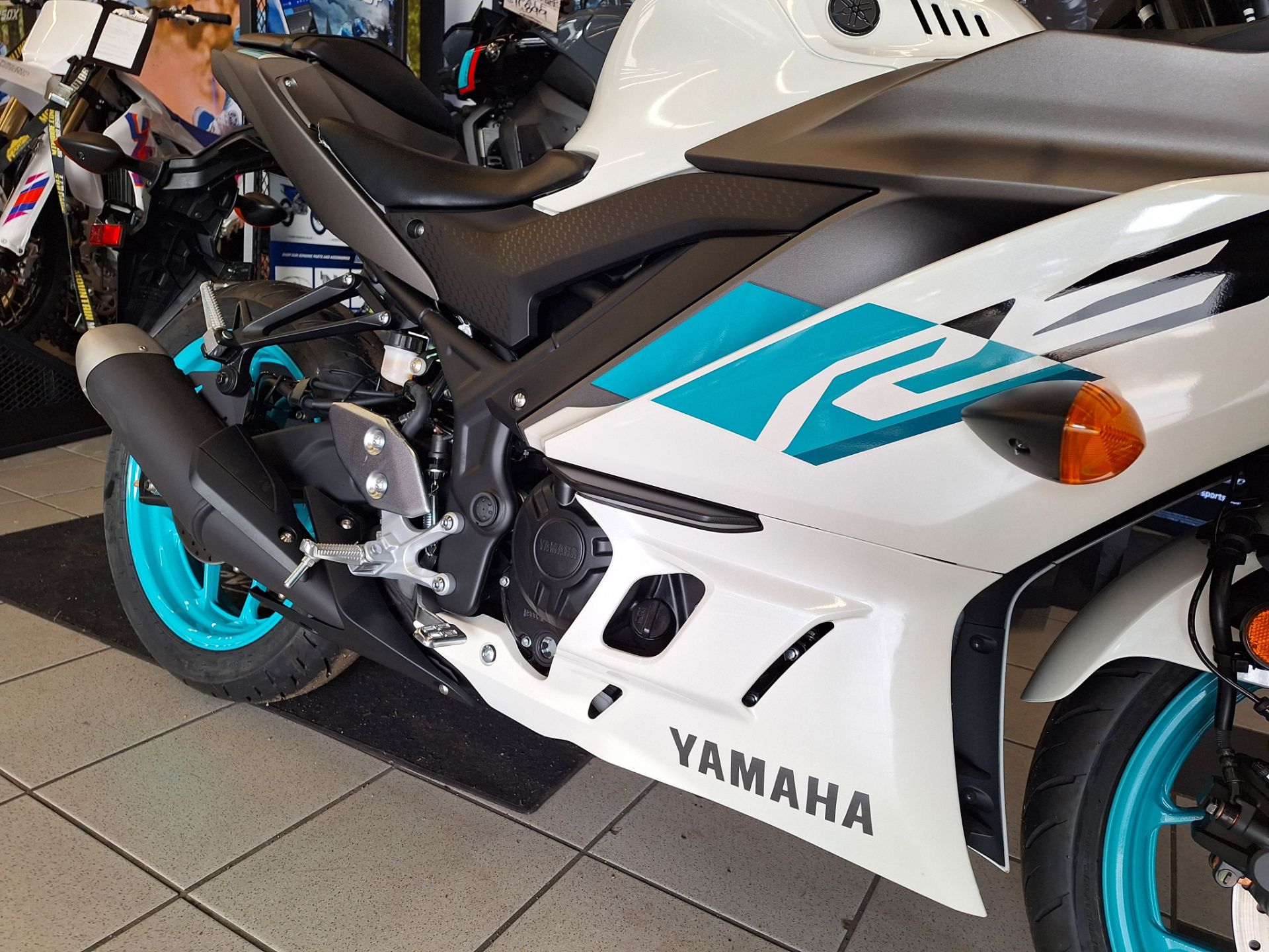 2024 Yamaha YZF-R3 in Ontario, California - Photo 10