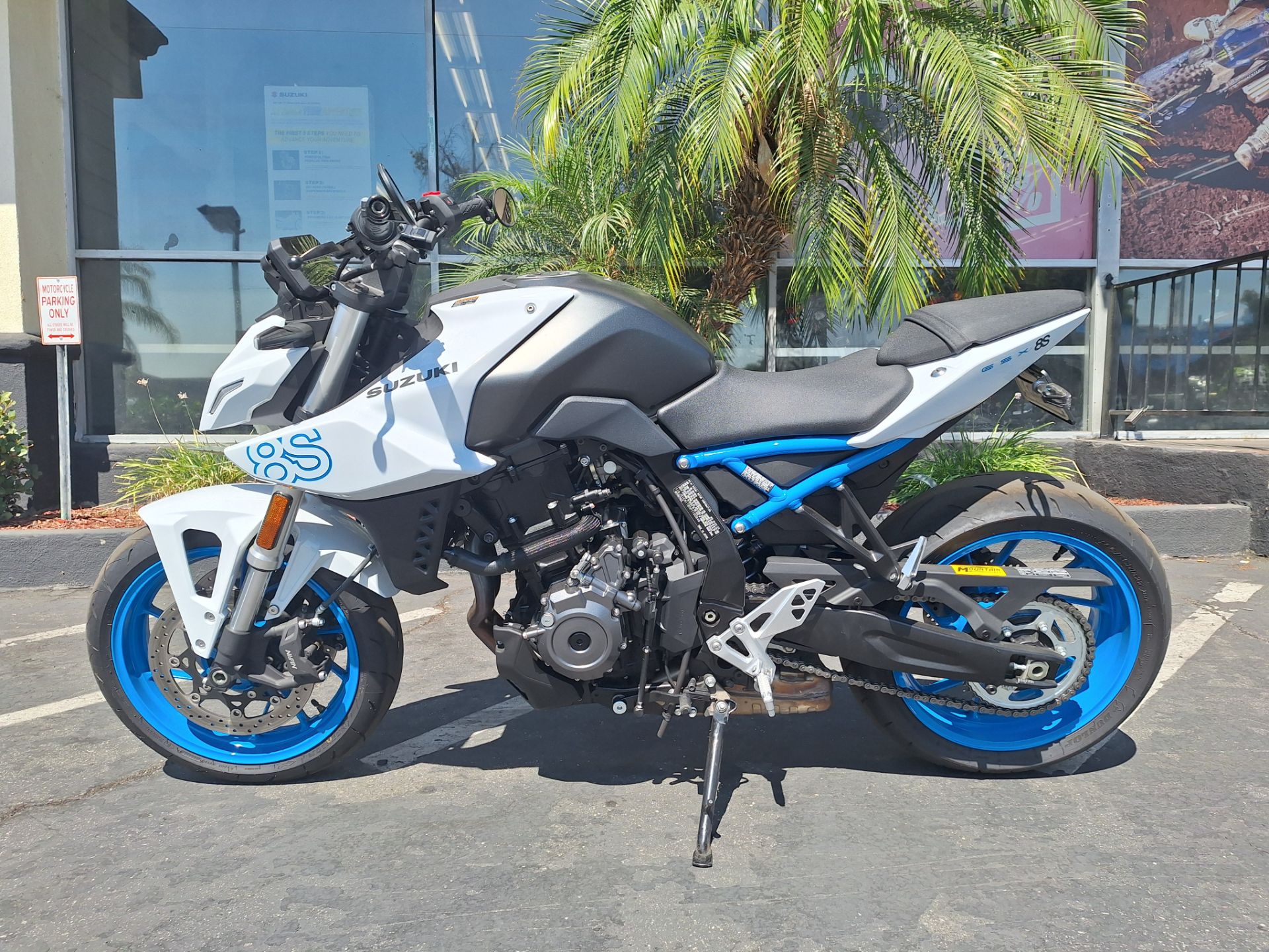 2023 Suzuki GSX-8S in Ontario, California - Photo 1